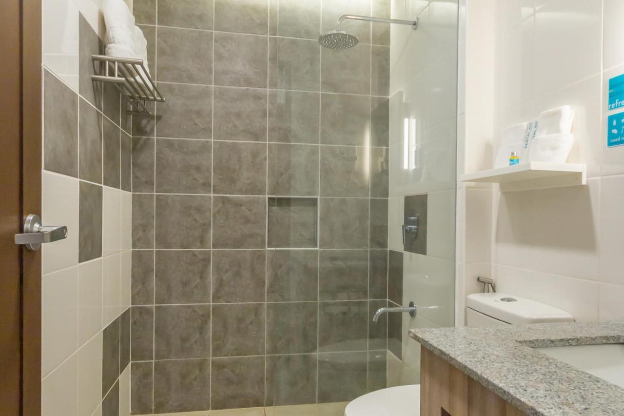 Microtel Inn & Suites By Wyndham San Fernando San Fernando  Zewnętrze zdjęcie
